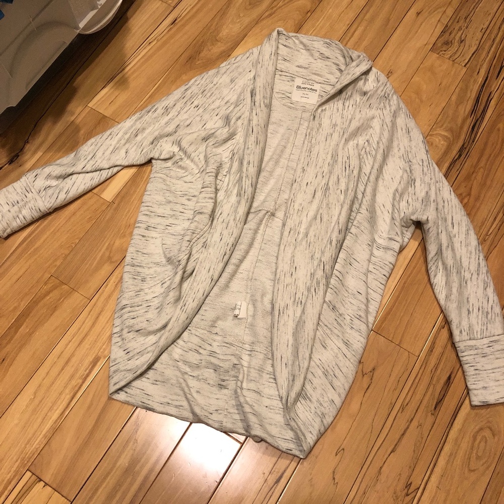 Blue notes sweater size medium